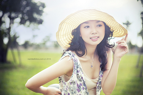 hình chân dung ngoại cảnh model Laura Lai